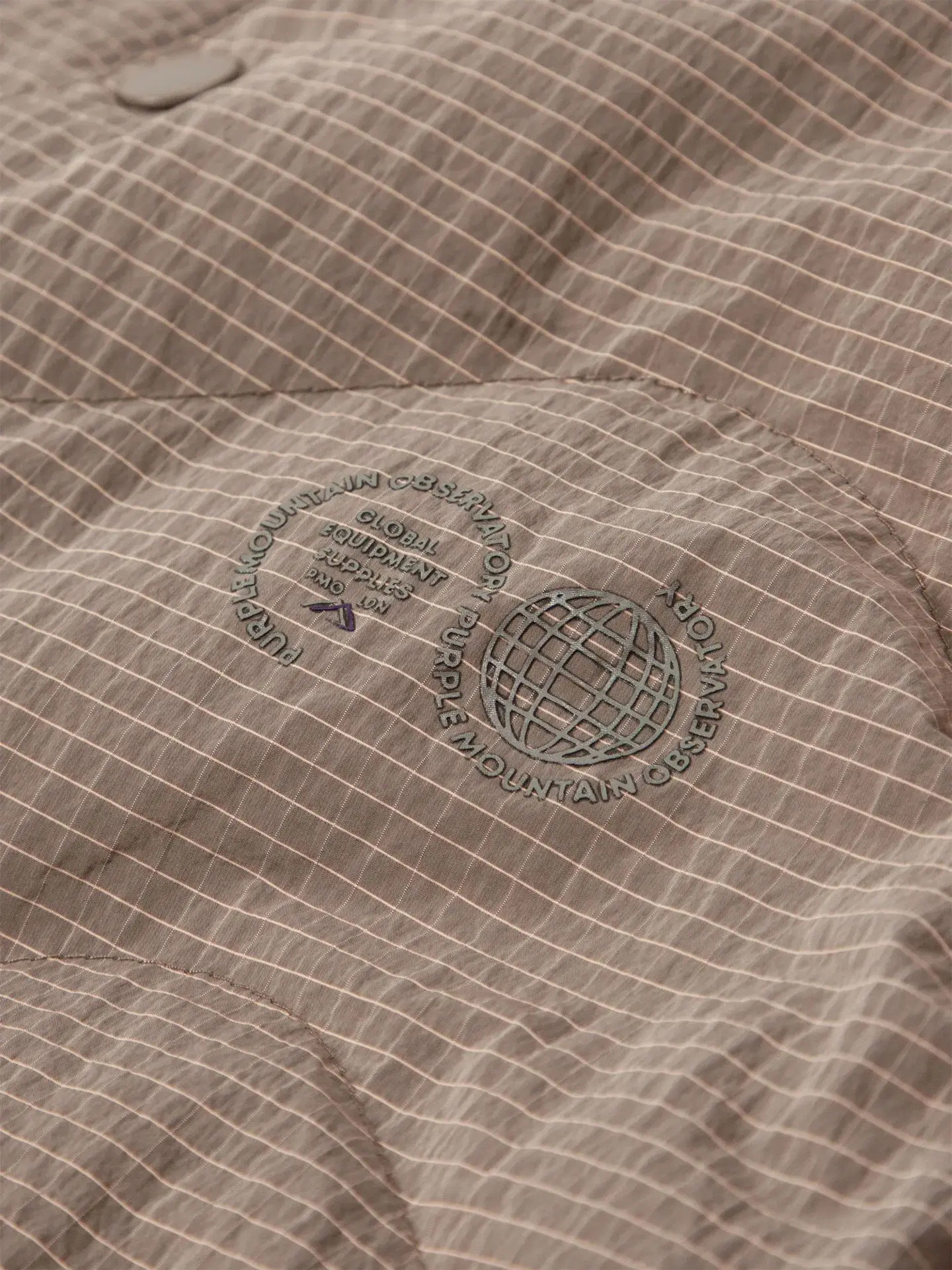 Жилет Purple Mountain Observatory WAVES RIPSTOP VEST, цвет Молочный